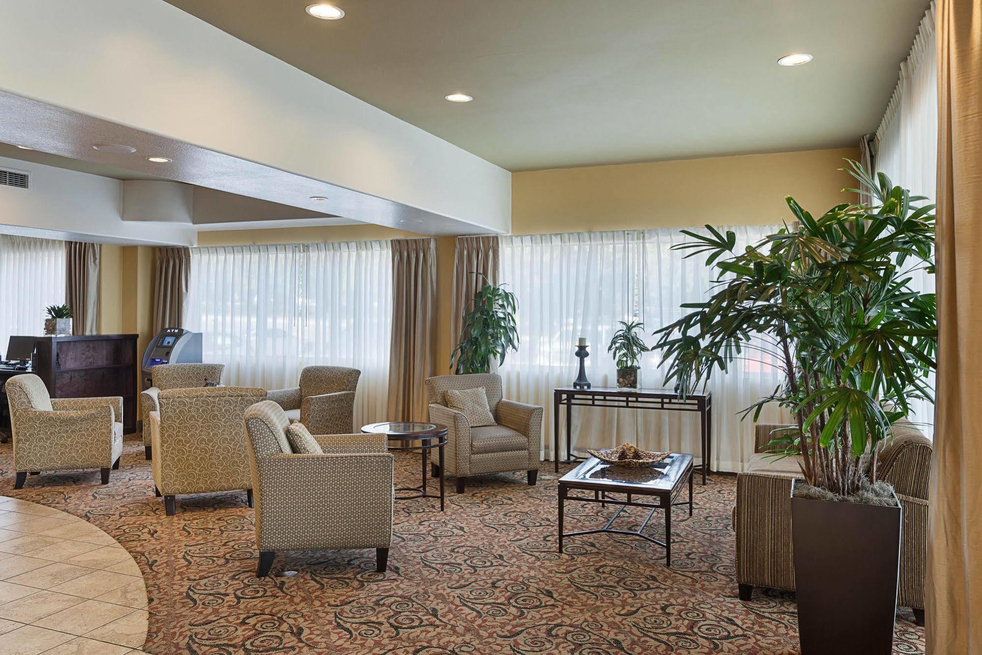 Comfort Medical Center Near Six Flags 3*