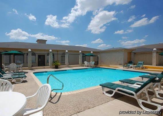 Motel Super 8 By Wyndham At I-10 San Antonio