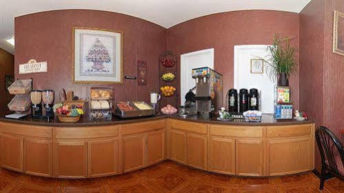 Motel Super 8 By Wyndham At I-10 San Antonio