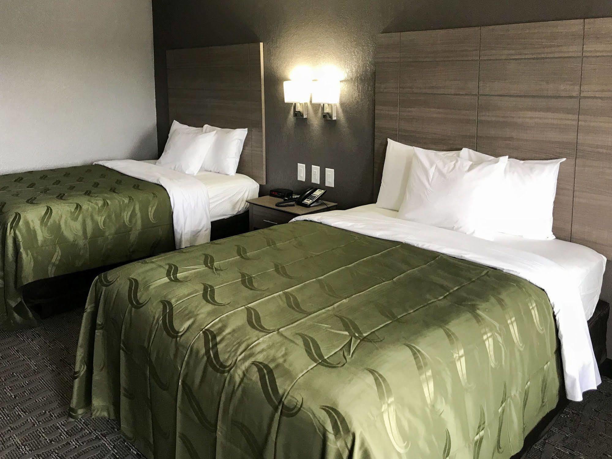 Inn Quality I-10 East Near Frost Bank Center San Antonio