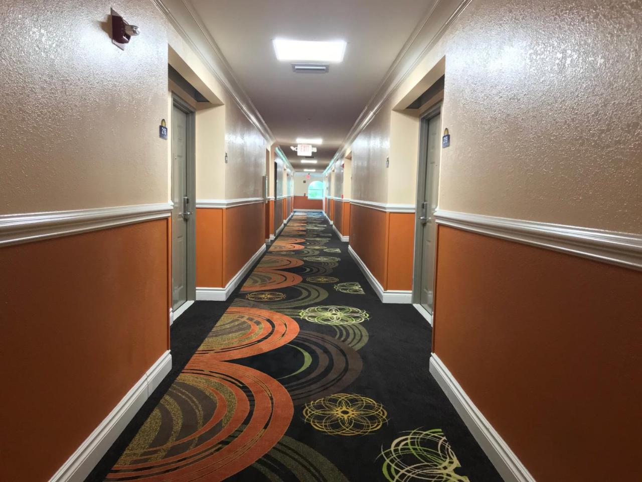 Hotel Days By Wyndham Airport