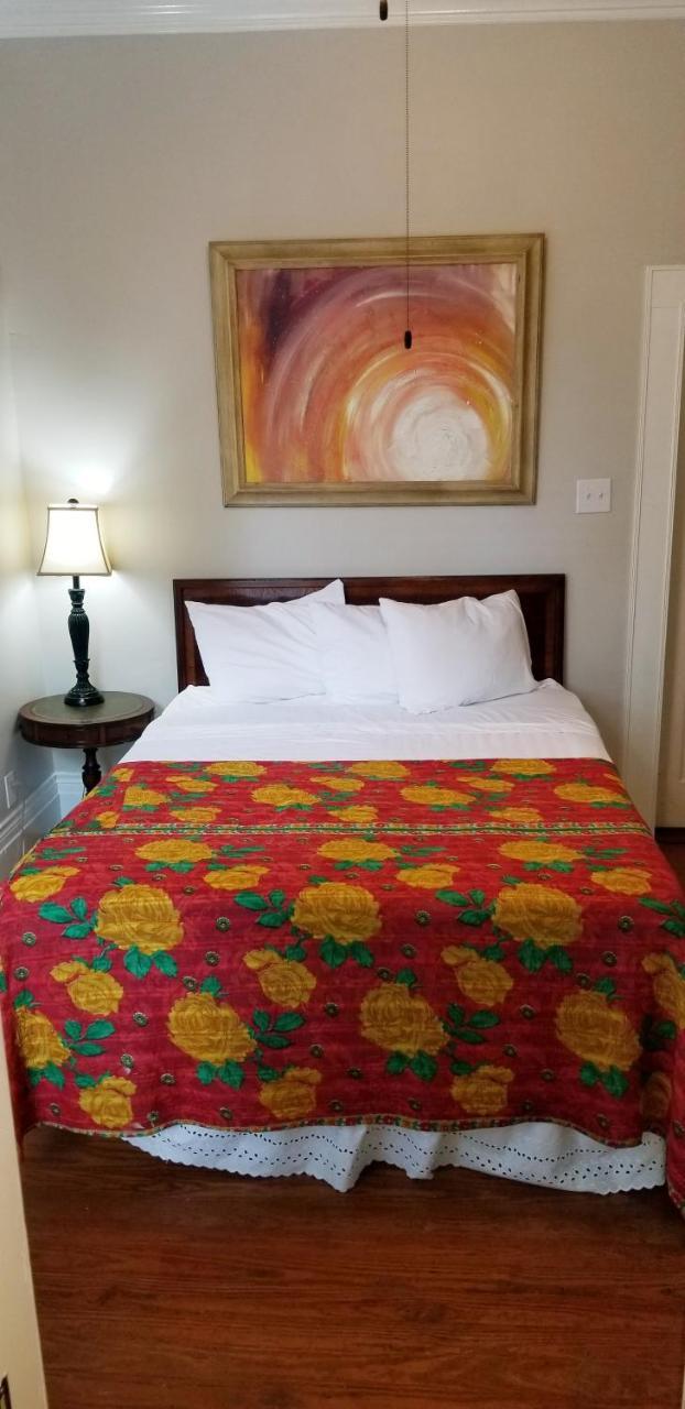Bed & Breakfast On The Riverwalk 3*