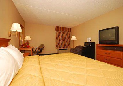 Spark By Hilton Northwest Near Six Flags Hotel