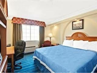 Days By Wyndham Airport