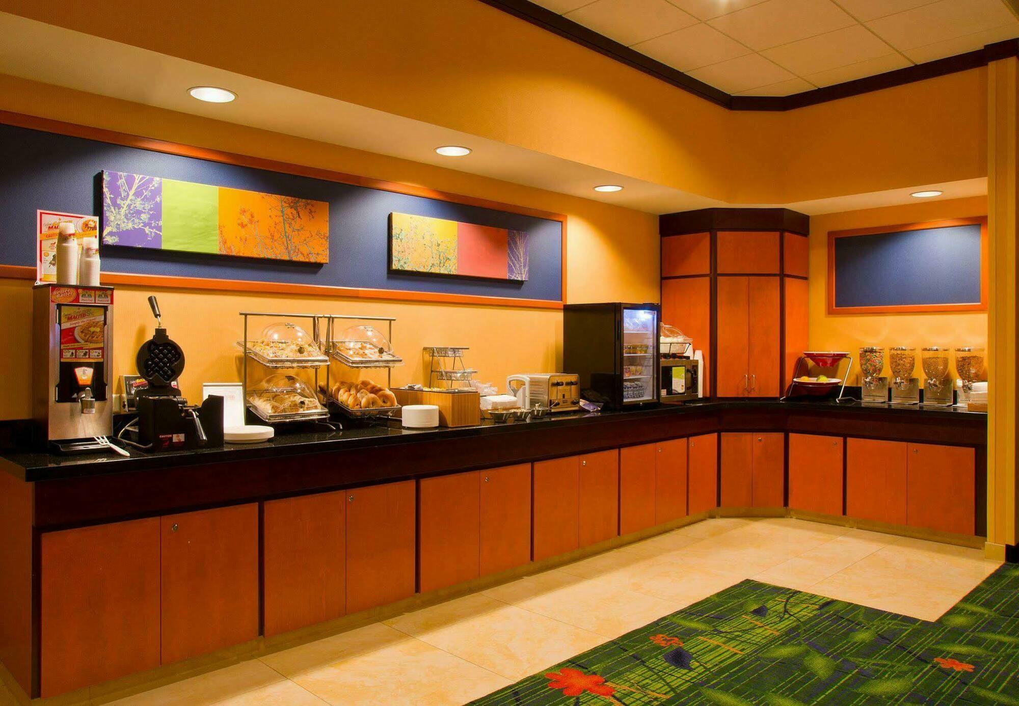 Fairfield & By Marriott Downtown/alamo Plaza Hotel