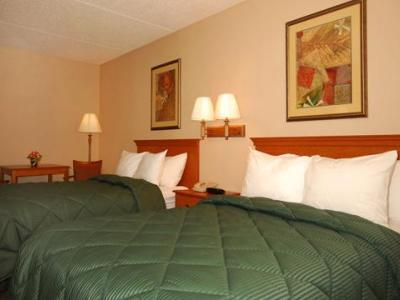 Hotel Spark By Hilton Northwest Near Six Flags 3*
