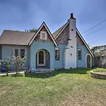 Historic Home With Yard Near St Marys Strip!