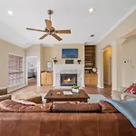 Stone Oak Oasis With Private Pool And Grill!