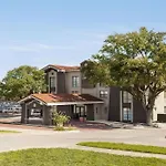 La Quinta Inn By Wyndham San Antonio I-35 N At Toepperwein