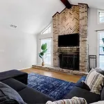 Luxurious Oasis W Serene Pool, Games & Fire Pit