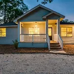 New Lone Star Retreat Remodeled Downtown Home