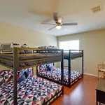 San Antonio Home With Pool Access Near Lackland Afb