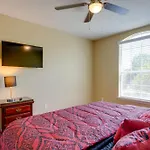 San Antonio Home With Pool Access Near Lackland Afb