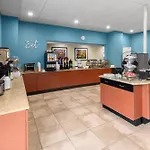 La Quinta Inn & Suites by Wyndham San Antonio Medical Ctr NW