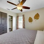 San Antonio Home, 2 Mi To Airport - Pets Welcome!