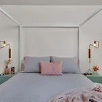 Director\'S Cut - A Birdy Vacation Rental