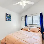 Spacious San Antonio Home Google Fiber, Game Room