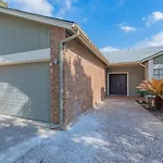 Beautiful Home With Pool, Games & Covered Patio