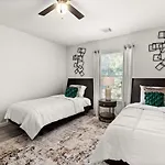 Pool Oasis Central 5 Bedrooms Game Room Horn