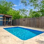 Charming Downtown Sa Home With Pool And Hot Tub