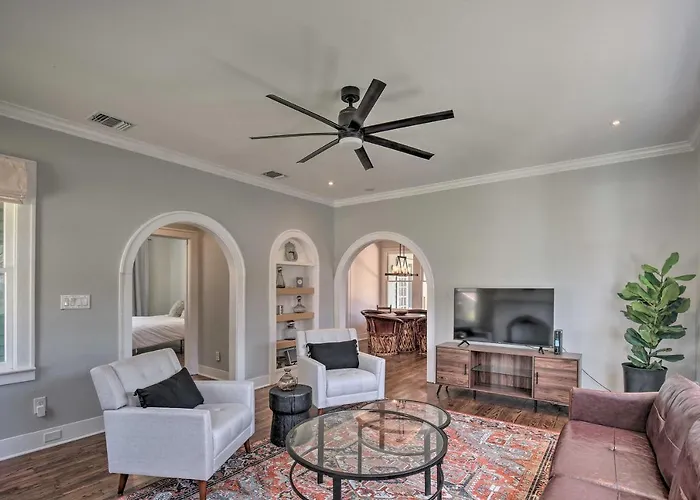 Historic Home With Yard Near St Marys Strip!