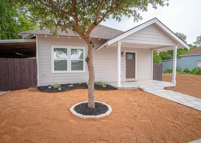 Captivating 4Br 2Ba Home Near Awesome Downtown