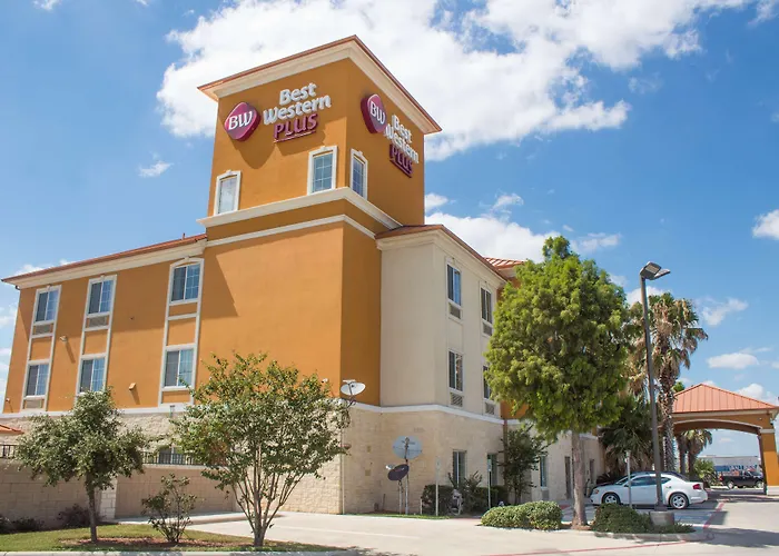 Best Western Plus San Antonio East Inn & Suites