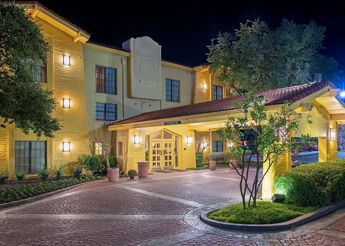 La Quinta Inn By Wyndham San Antonio I-35 N At Toepperwein