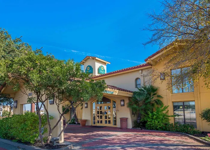 La Quinta Inn By Wyndham San Antonio I-35 N At Rittiman Rd