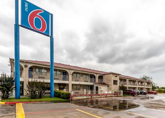 Motel 6 San Antonio, Tx - Frost Bank Center