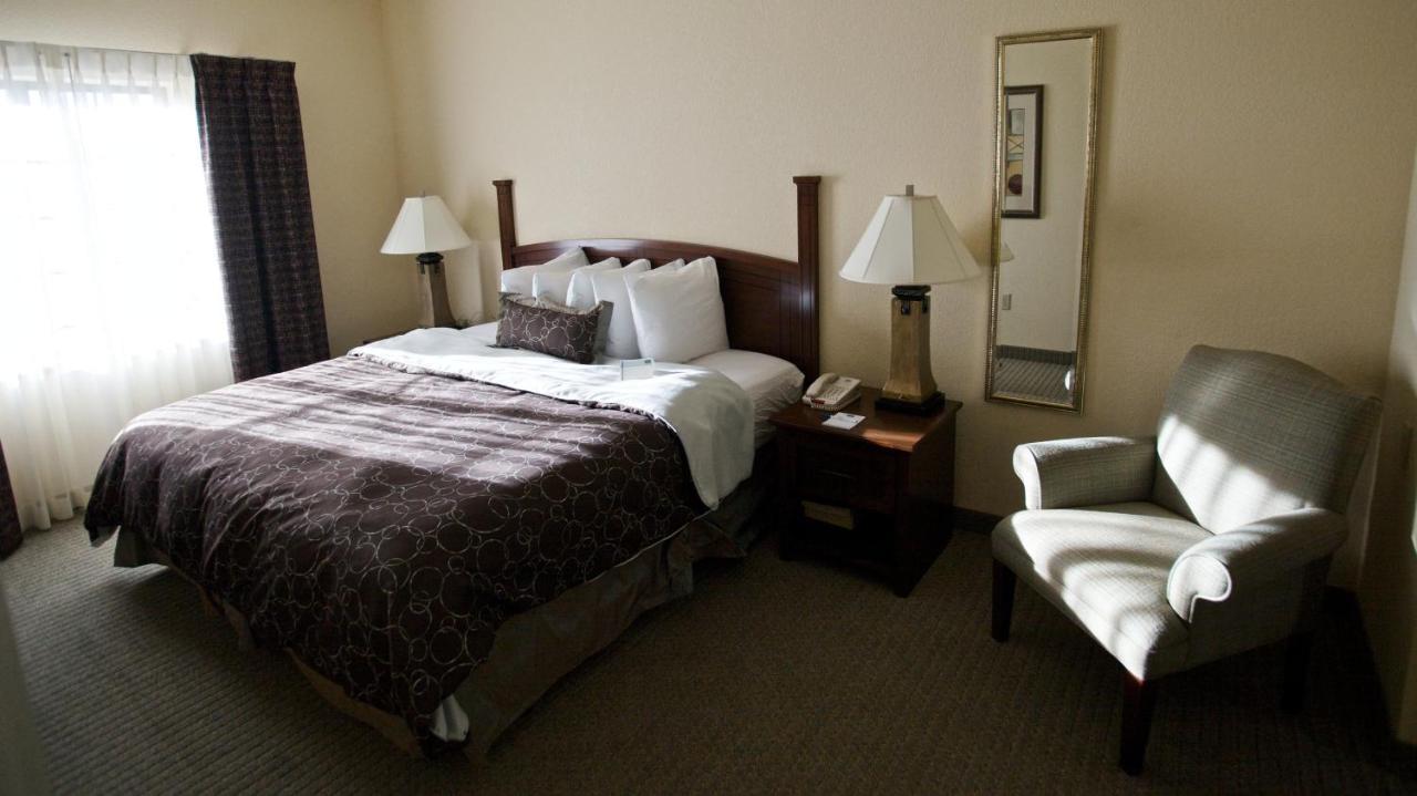 Staybridge Sea World By Ihg Hotel