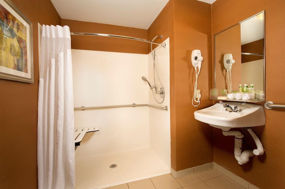 Hotel Express North Riverwalk Area By Ihg 3*