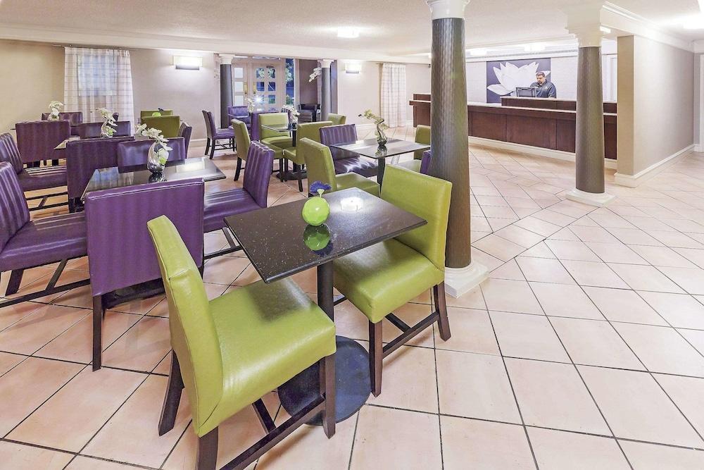La Quinta By Wyndham I-35 N At Toepperwein Hotel 2*