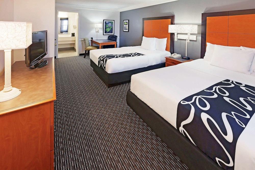 La Quinta By Wyndham I-35 N At Toepperwein Hotel
