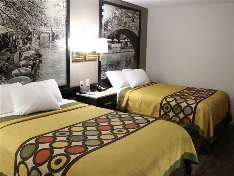 Hotel Super 8 By Wyndham San Antonio/i-35 North *