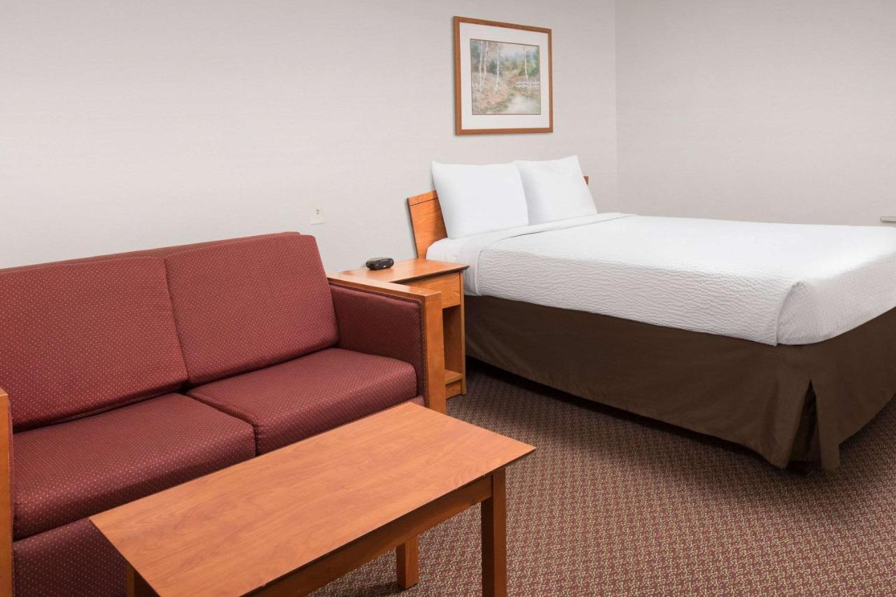 Woodspring San Antonio North I-35 Hotel