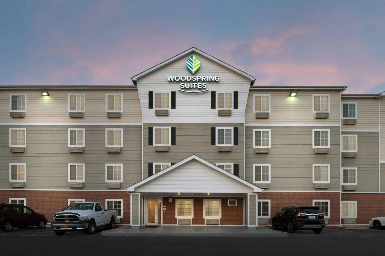 Woodspring San Antonio North I-35 Hotel Live Oak