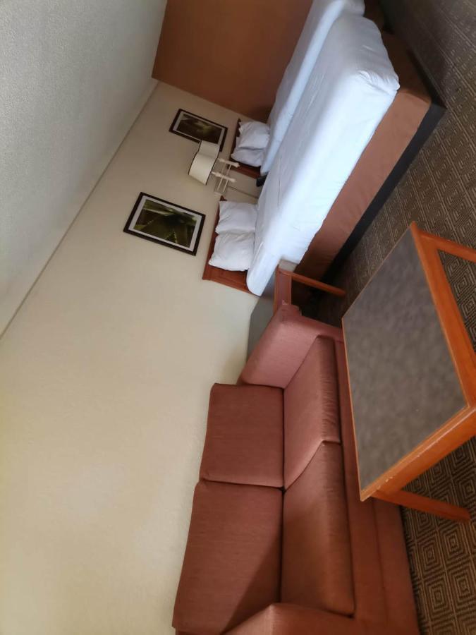 Super 8 By Wyndham Near Seaworld Ingram Park 3* San Antonio