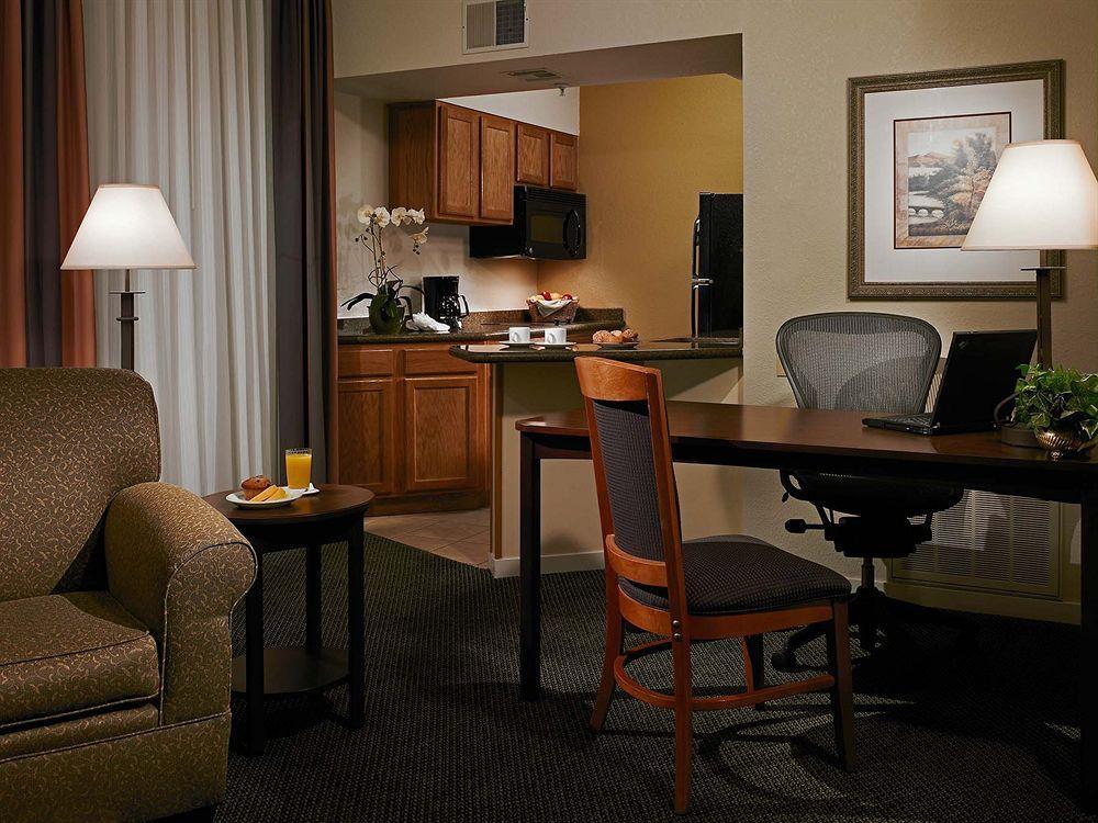 Staybridge Sea World By Ihg Hotel