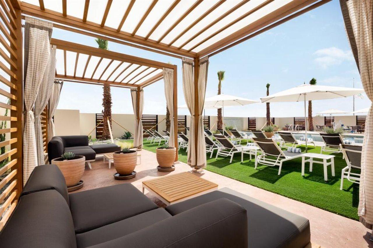 Hotel Embassy By Hilton Landmark 4*