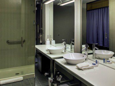 Aloft Airport San Antonio