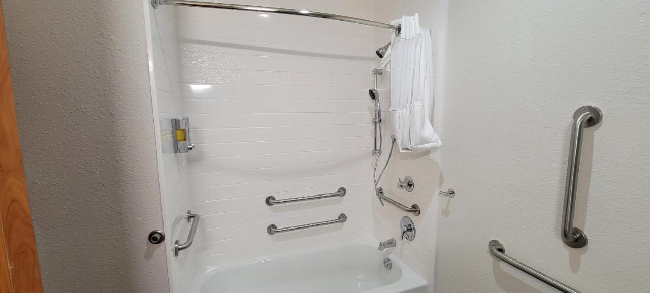 Americas Value Downtown Riverwalk Motel 3*
