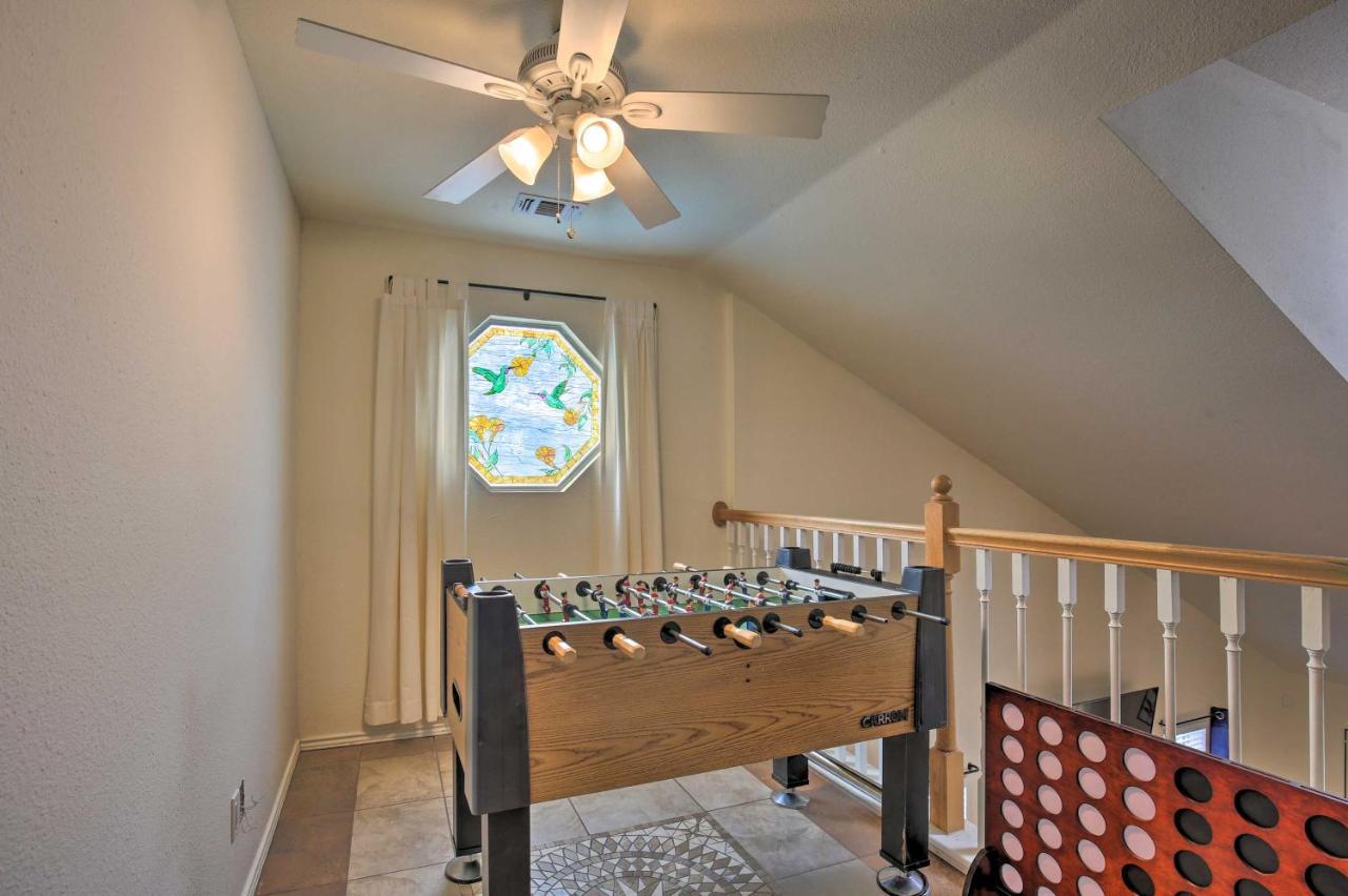 With Pool And Hot Tub Near Seaworld! *