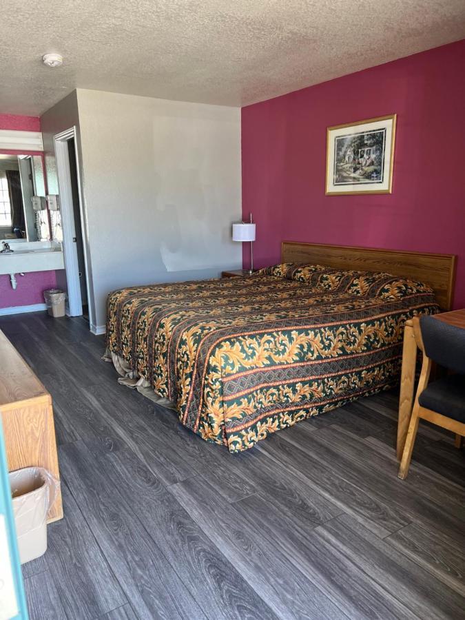 Country Hotel