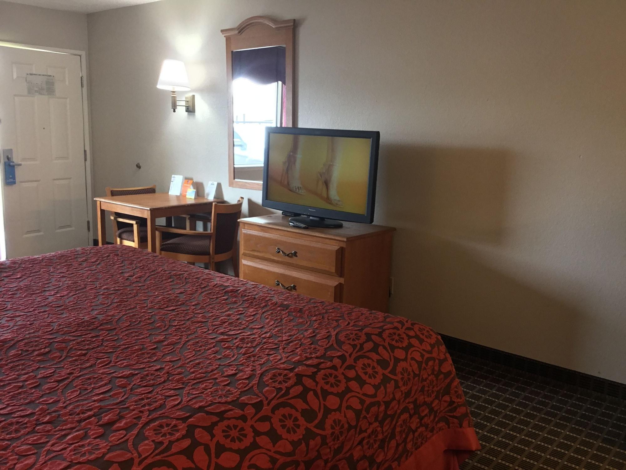 Days By Wyndham Interstate Hwy 35 North Hotel
