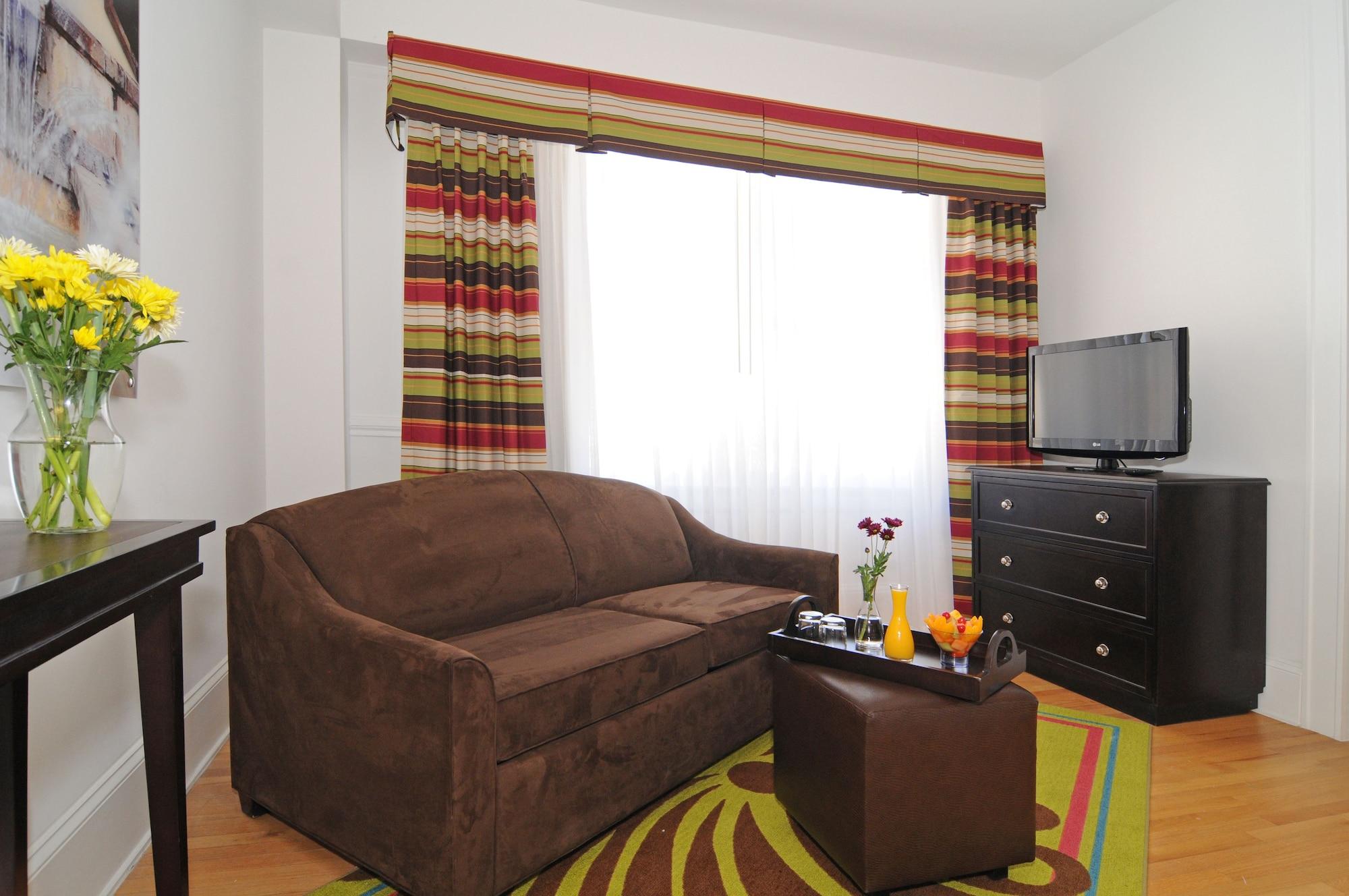 Gibbs Downtown Riverwalk Hotel 4*