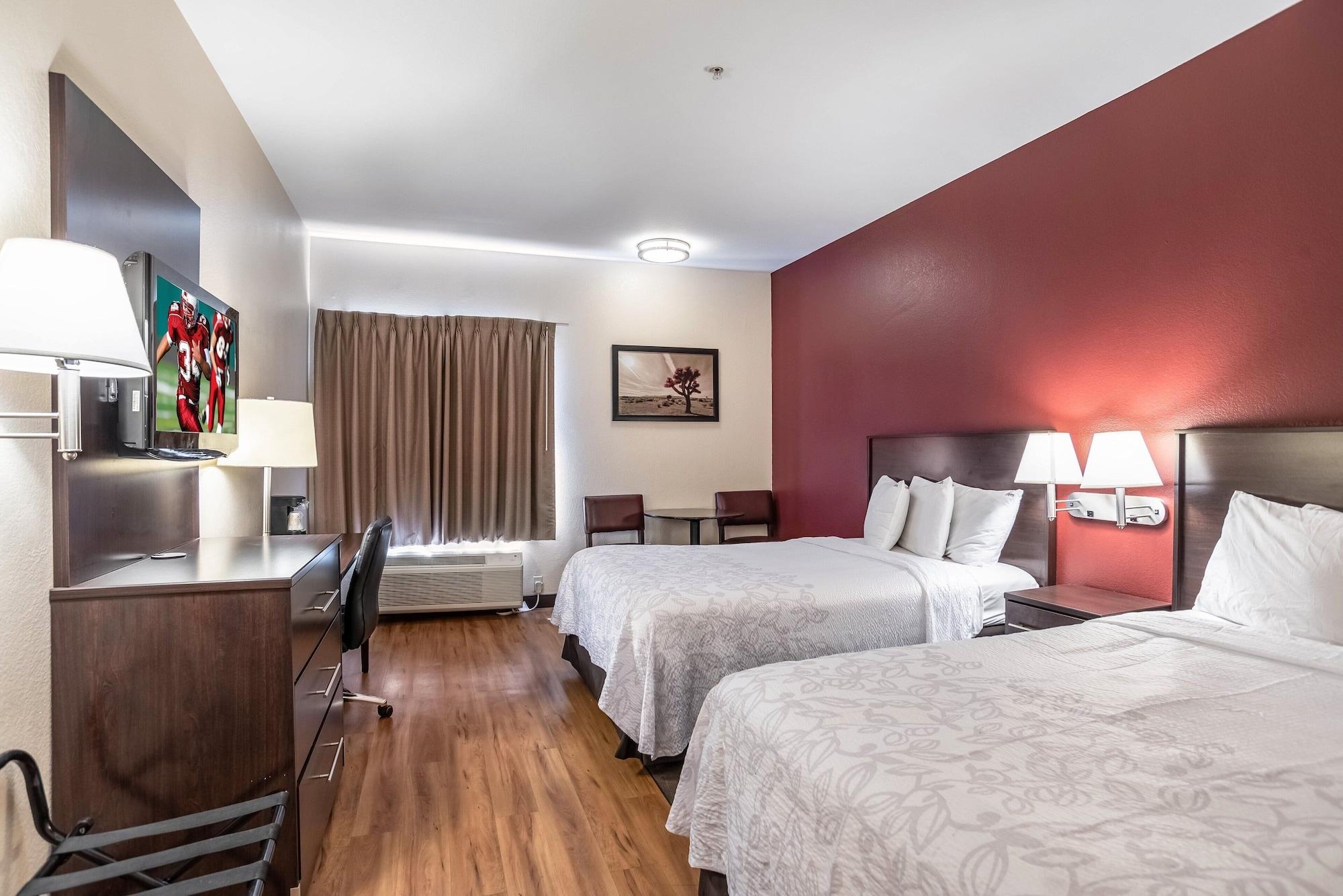 Red Roof Plus+ Downtown - Riverwalk Hotel San Antonio