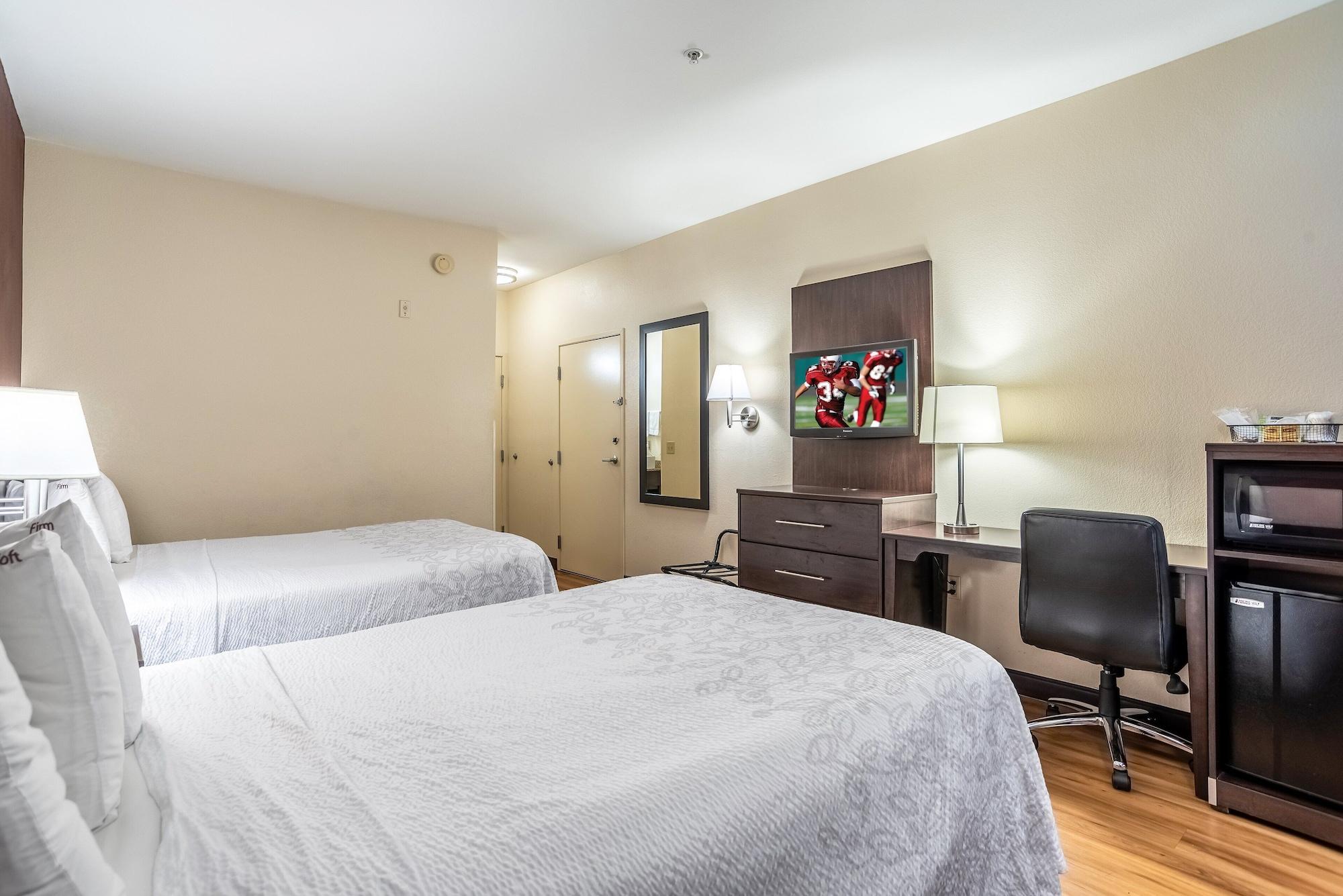 Red Roof Plus+ Downtown - Riverwalk Hotel 3*