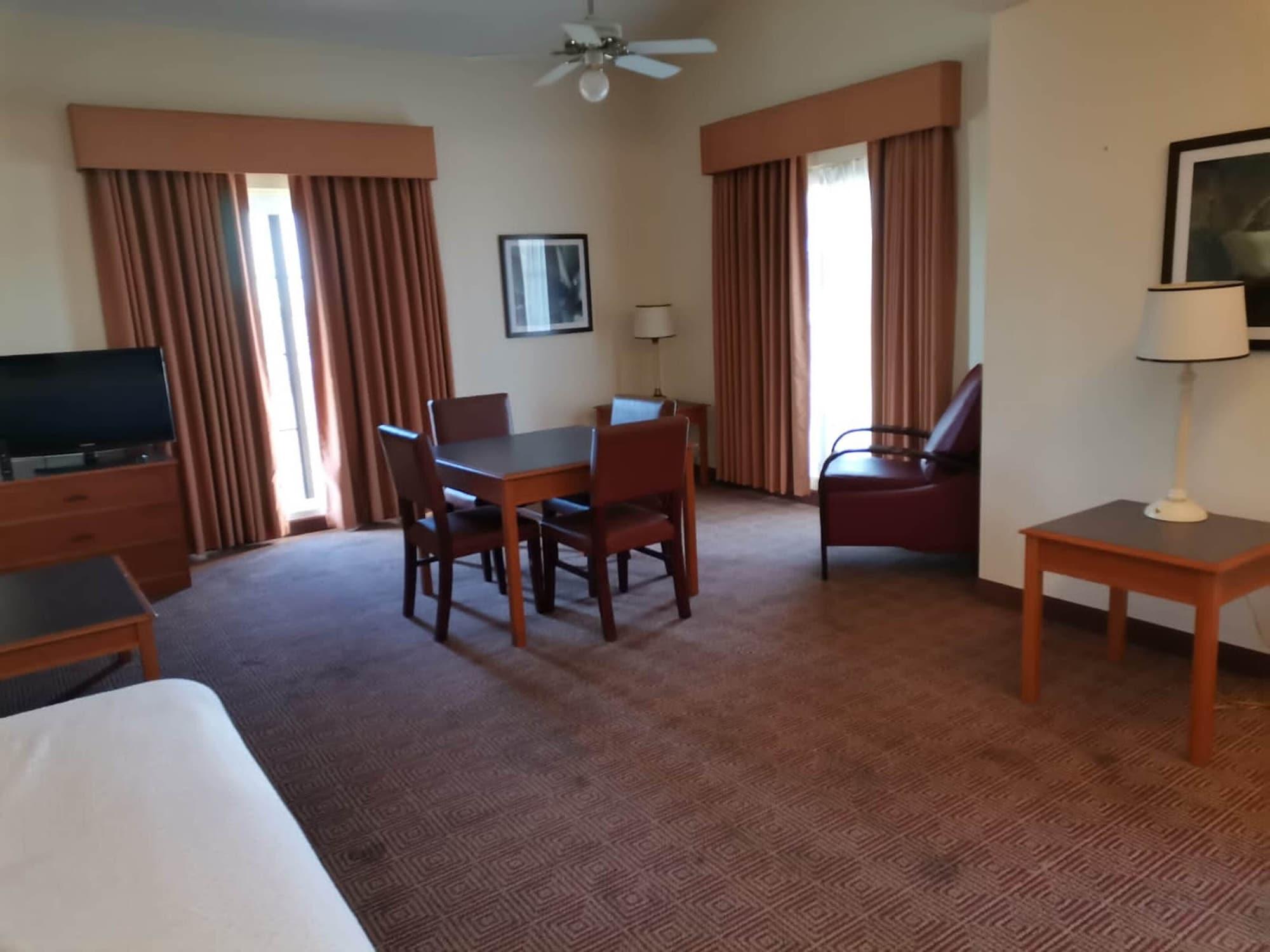 Hotel Super 8 By Wyndham Near Seaworld Ingram Park 3*
