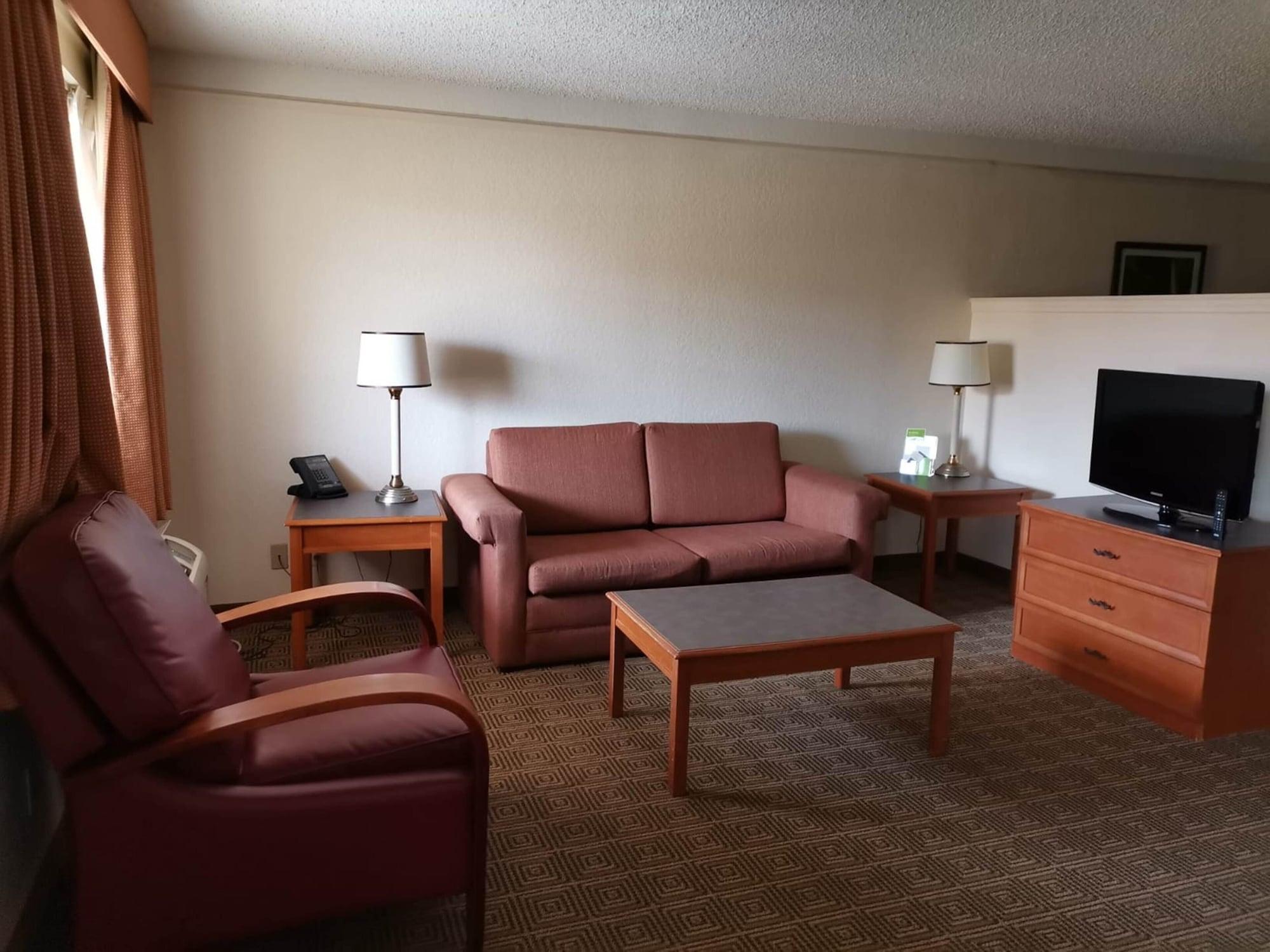 Hotel Super 8 By Wyndham Near Seaworld Ingram Park San Antonio
